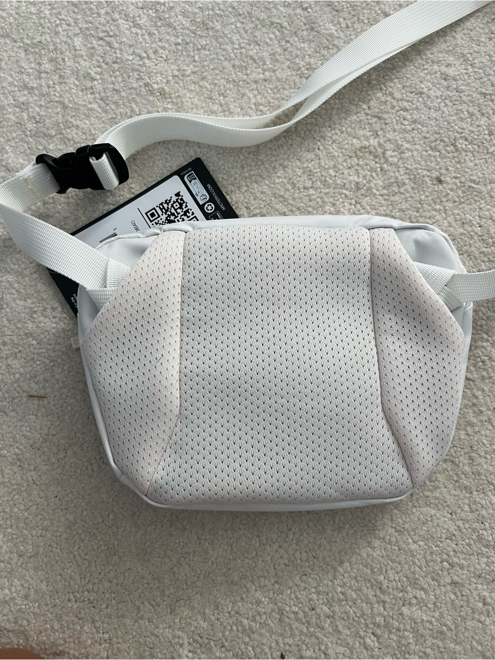 Arc'teryx White Crossbody Waist Pack - Picture 3 of 3